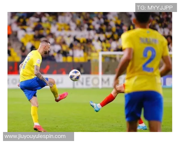 利雅得胜利遭遇失误对手禁区前抢断后远射精彩破门